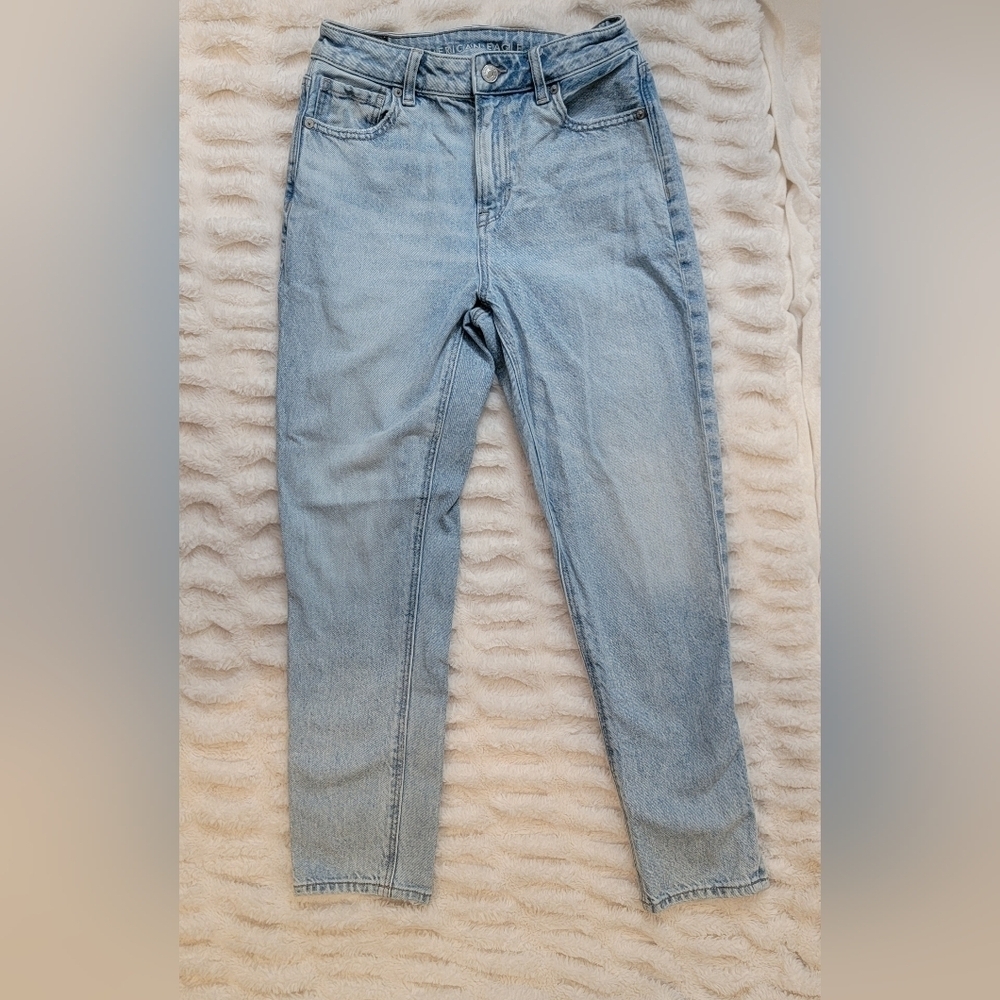 American Eagle Outfitters Women's Light Blue Mom Jeans